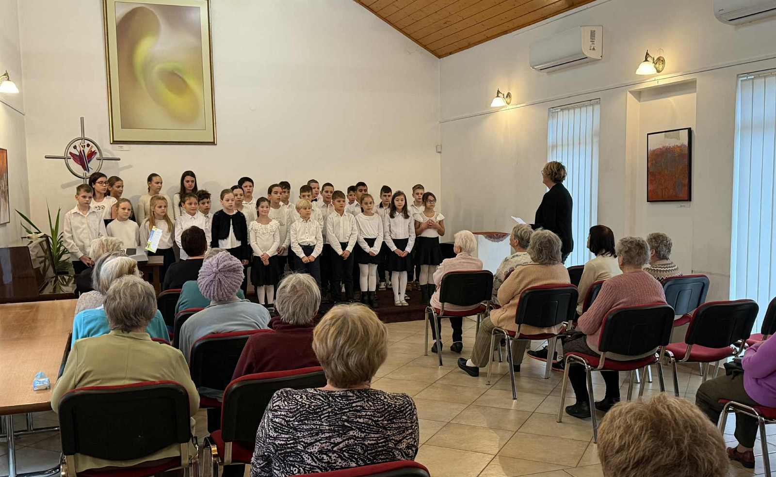 Ünnepi műsorral, agapéval és kézműves műhellyel kezdődtek a Krisztus Király Napok